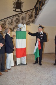 Lo scoprimento della scultura dedicata al Carabiniere
