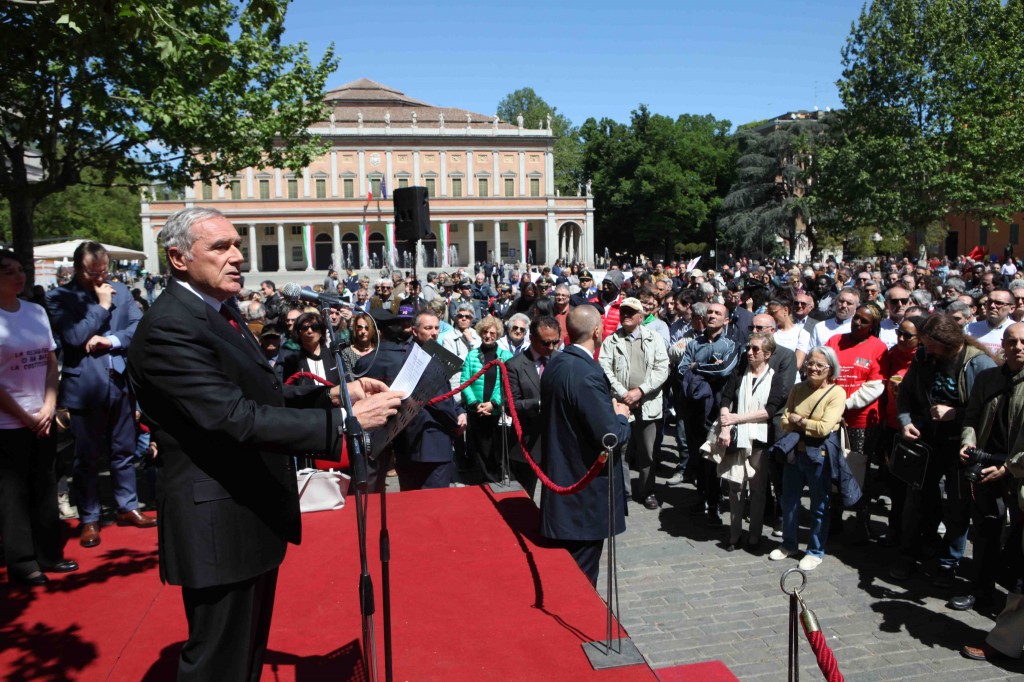 Pietro Grasso parla a Reggio Emilia